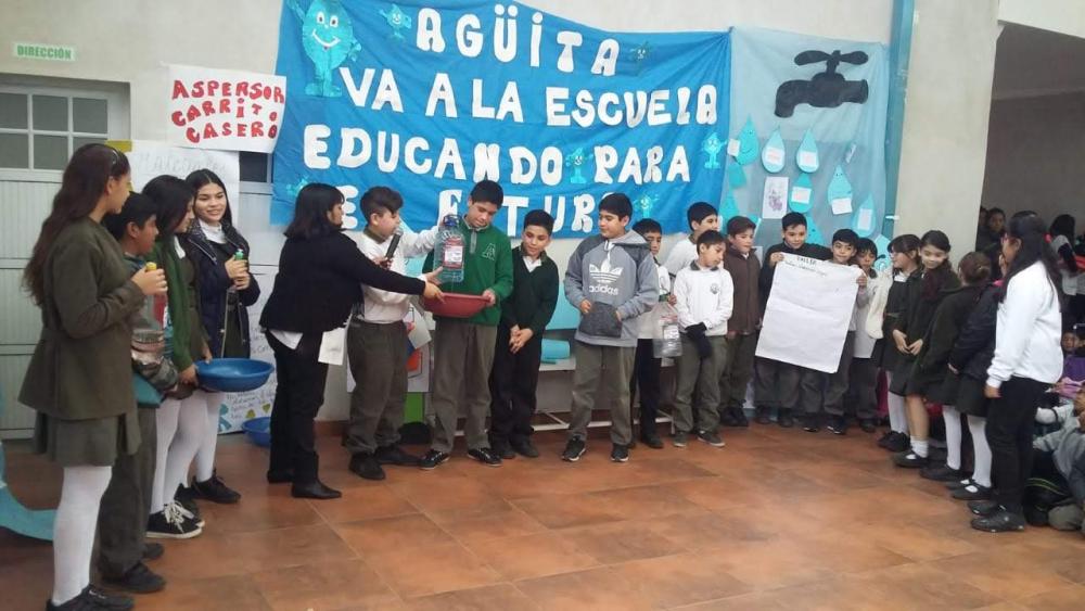 El programa Agüita va a la Escuela visitó el Colegio David McTaggart